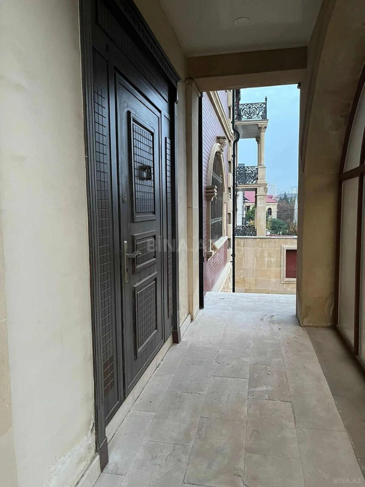 Satılır 6 otaqlı həyət evi 656 m²
