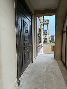 Satılır 6 otaqlı həyət evi 656 m²