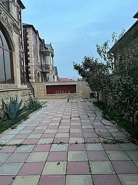 Satılır 6 otaqlı həyət evi 656 m²
