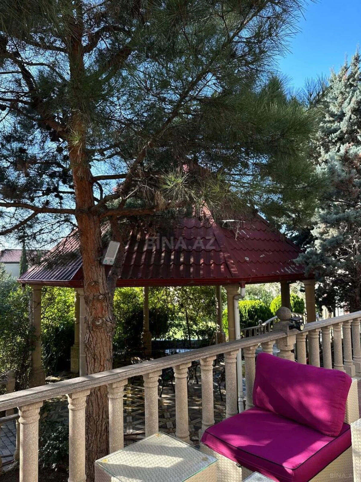 Kirayə verilir 15 otaqlı həyət evi 800 m²