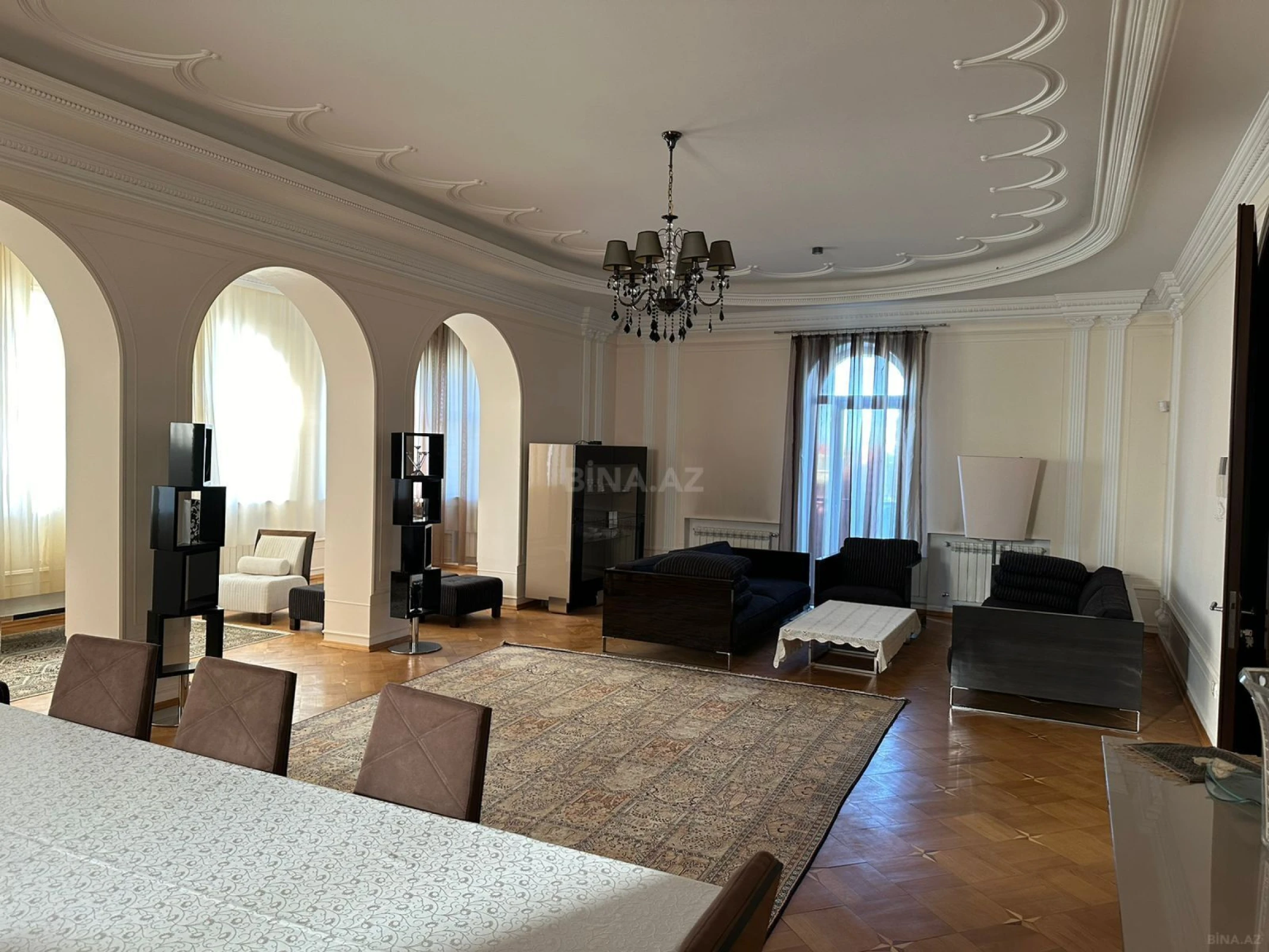 Kirayə verilir 15 otaqlı həyət evi 800 m²