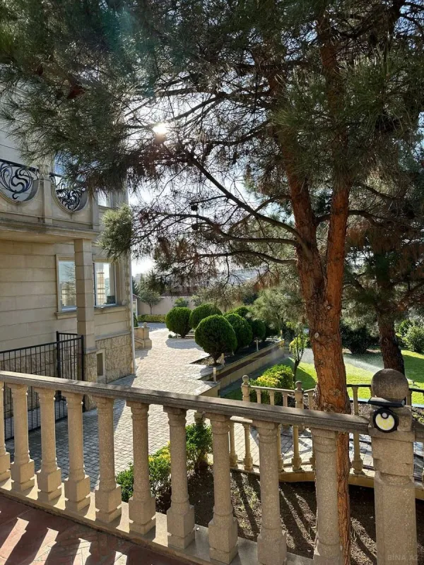 Kirayə verilir 15 otaqlı həyət evi 800 m²