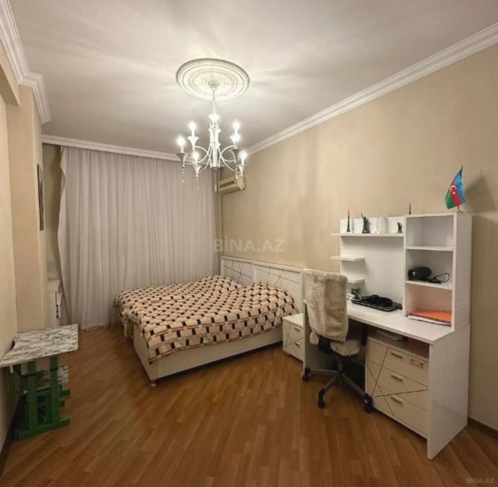 Satılır 3 otaqlı mənzil 128 m²