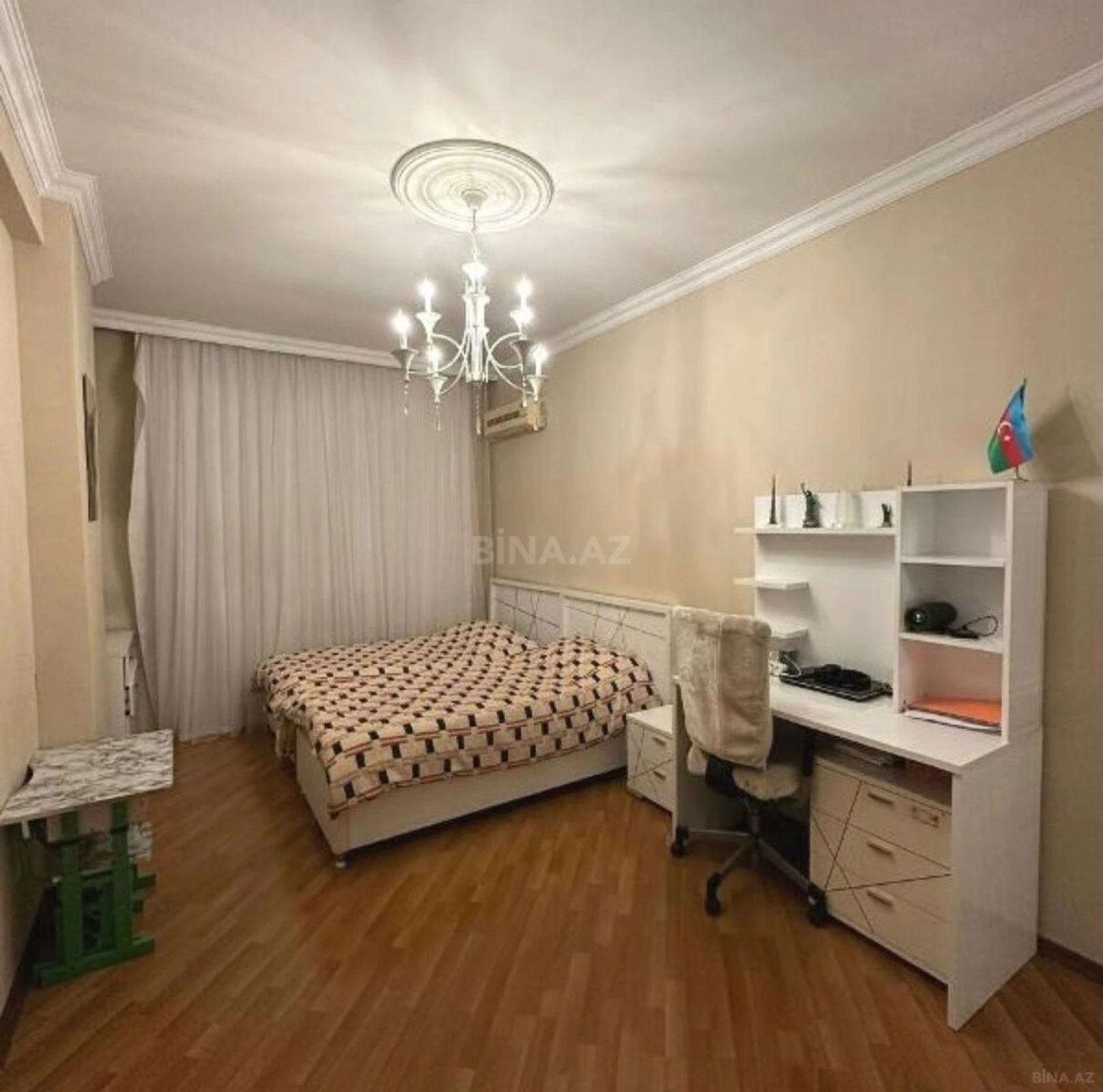 Satılır 3 otaqlı mənzil 128 m²