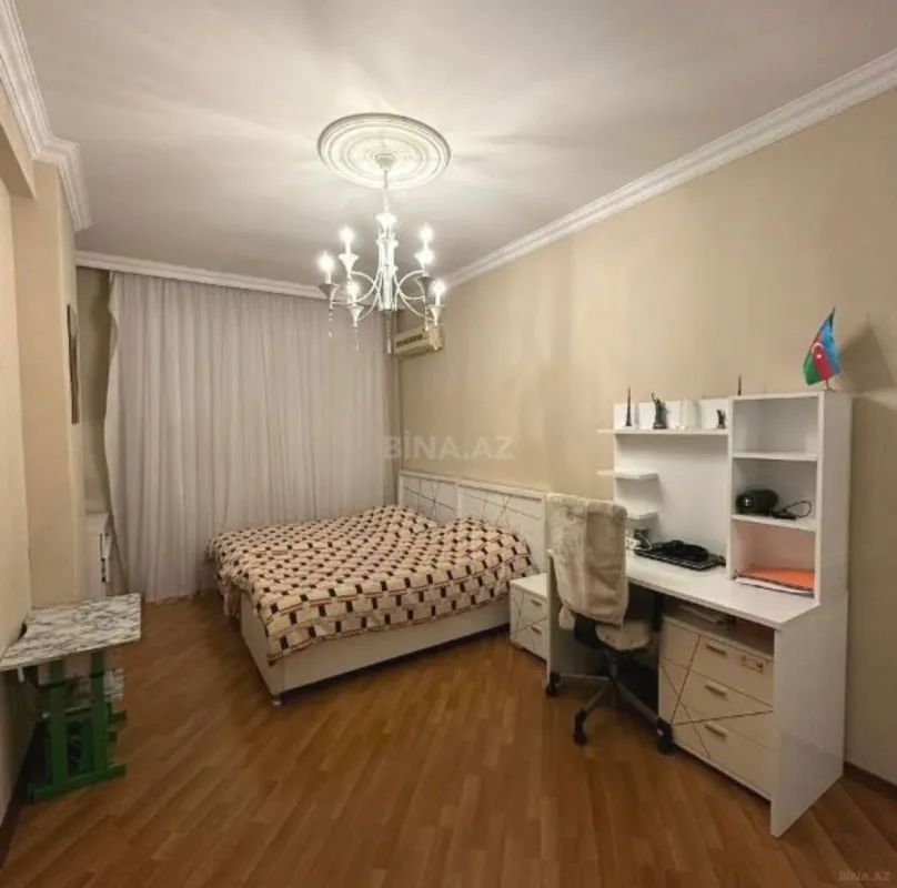 Satılır 3 otaqlı mənzil 128 m²