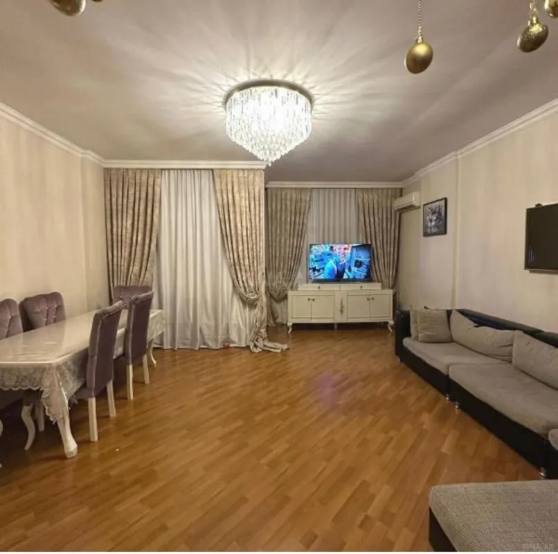 Satılır 3 otaqlı mənzil 128 m²