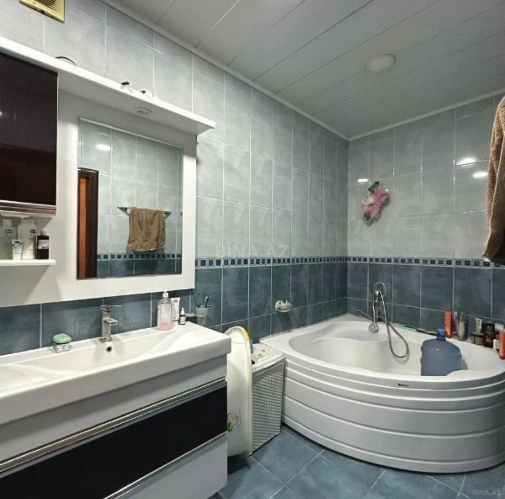 Satılır 3 otaqlı mənzil 128 m²