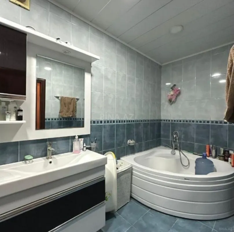 Satılır 3 otaqlı mənzil 128 m²