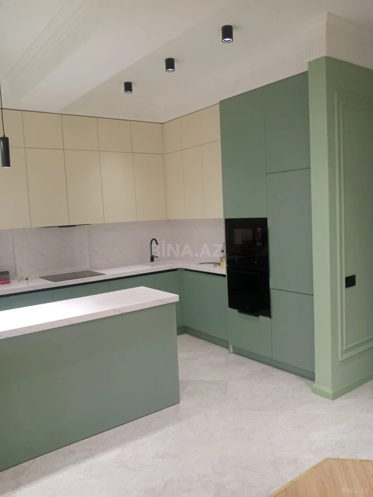 Kirayə verilir 3 otaqlı mənzil 108 m²