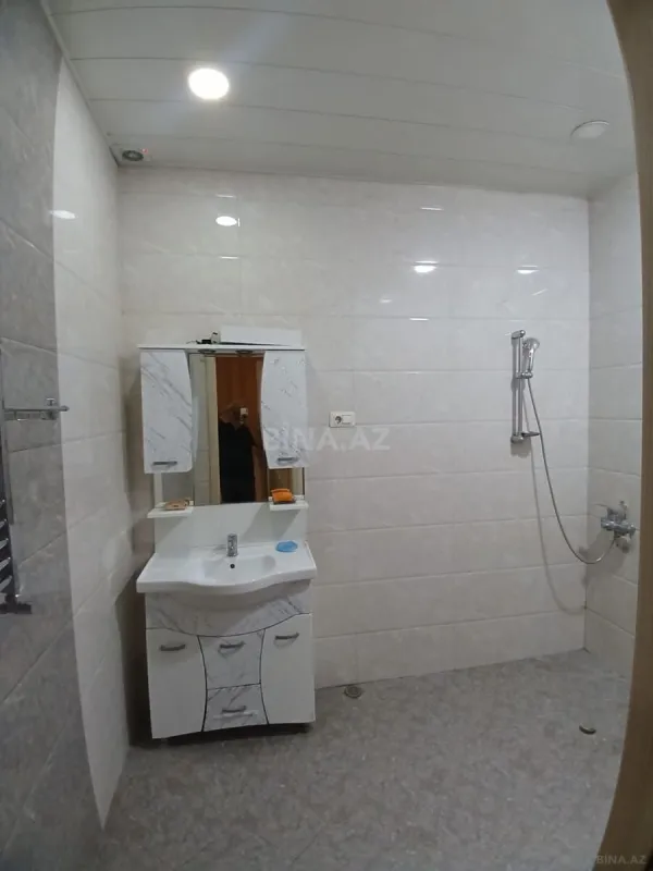 Kirayə verilir 3 otaqlı mənzil 130 m²