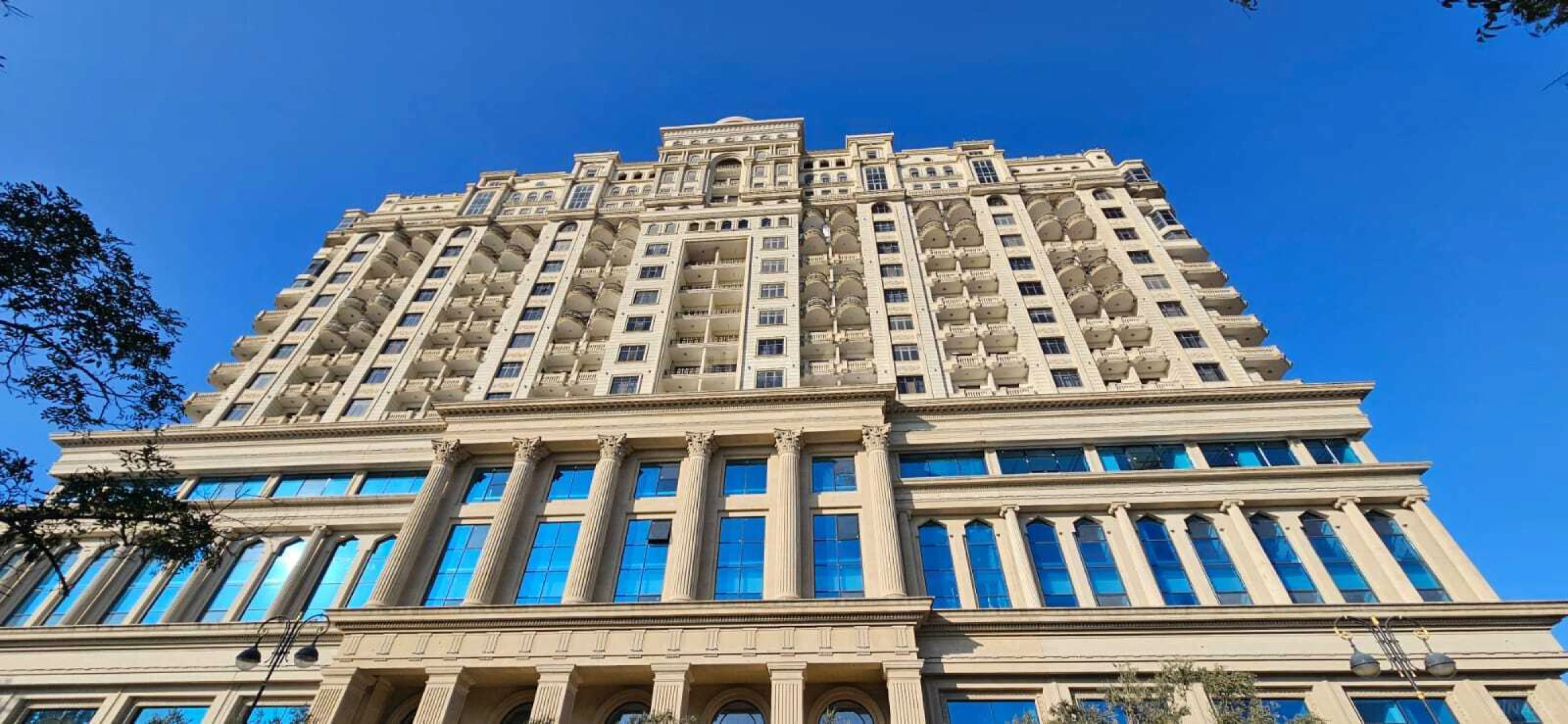 Satılır 4 otaqlı mənzil 153 m²