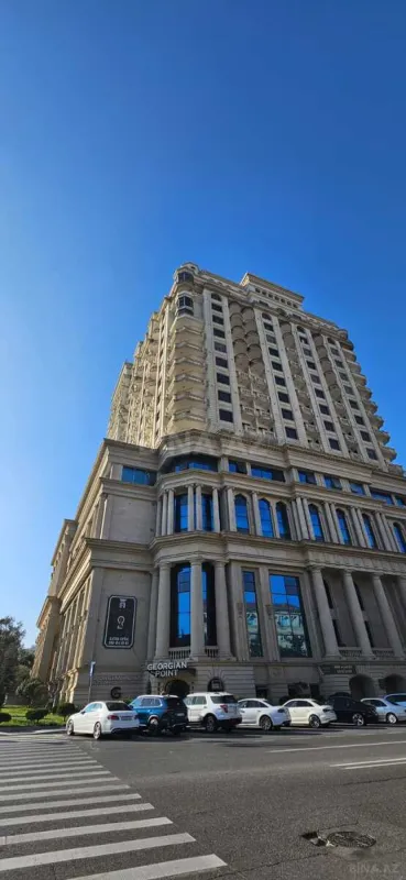 Satılır 4 otaqlı mənzil 153 m²