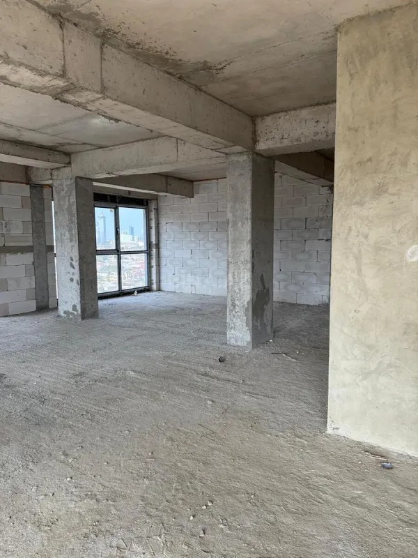 Satılır 3 otaqlı mənzil 124 m²