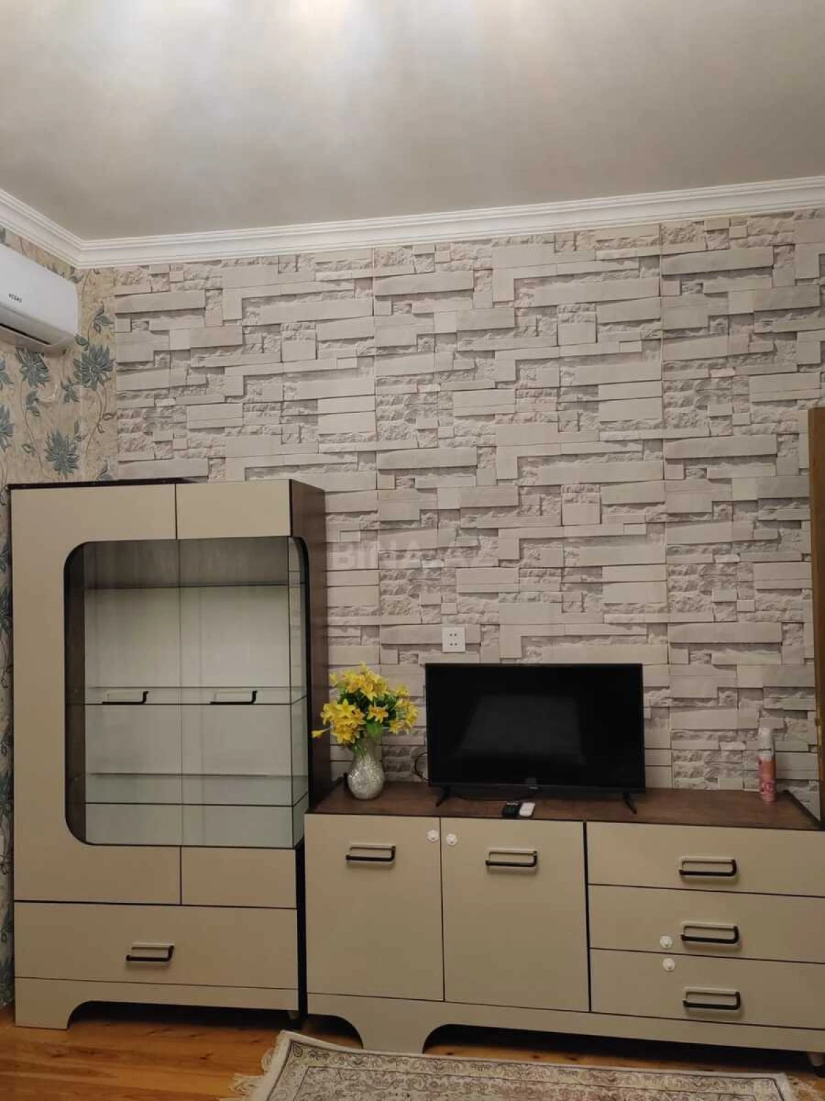 Kirayə verilir 2 otaqlı mənzil 65 m²