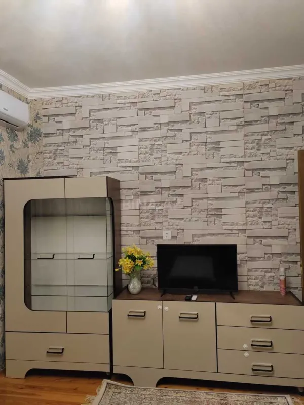 Kirayə verilir 2 otaqlı mənzil 65 m²