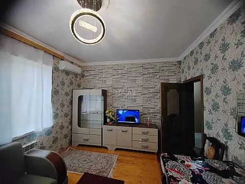 Kirayə verilir 2 otaqlı mənzil 65 m²