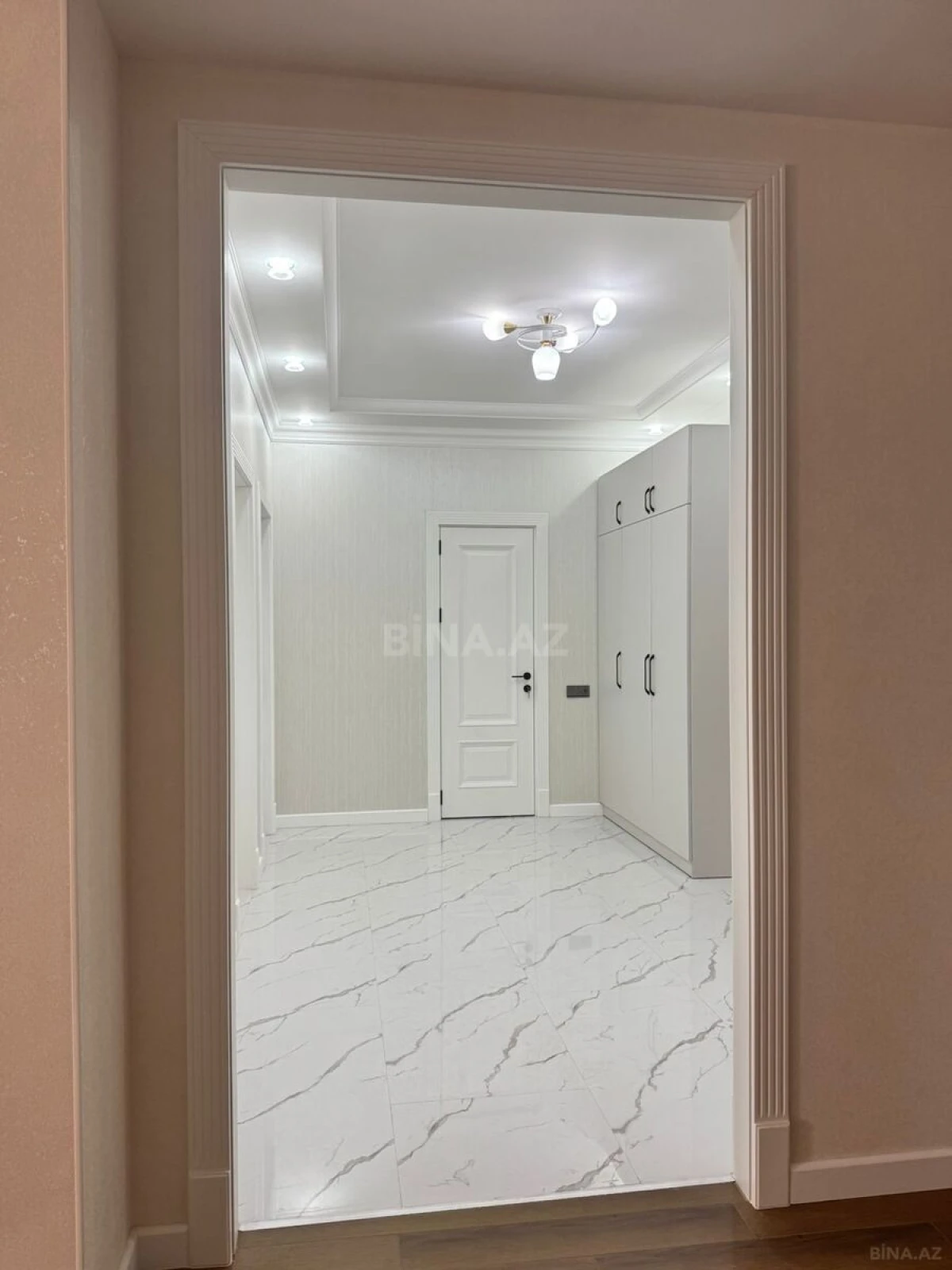 Kirayə verilir 3 otaqlı mənzil 105 m²
