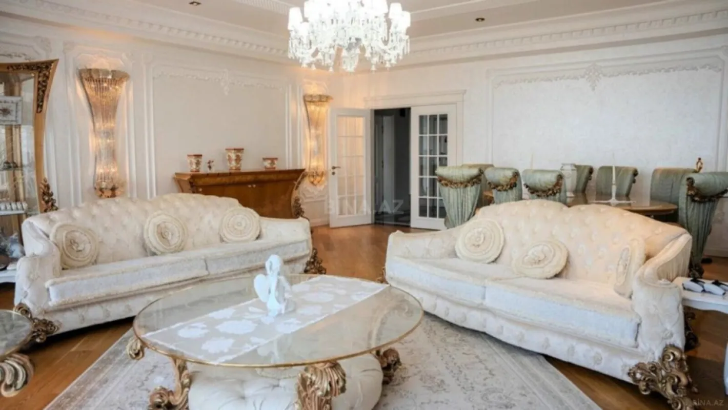 Satılır 5 otaqlı mənzil 225 m²