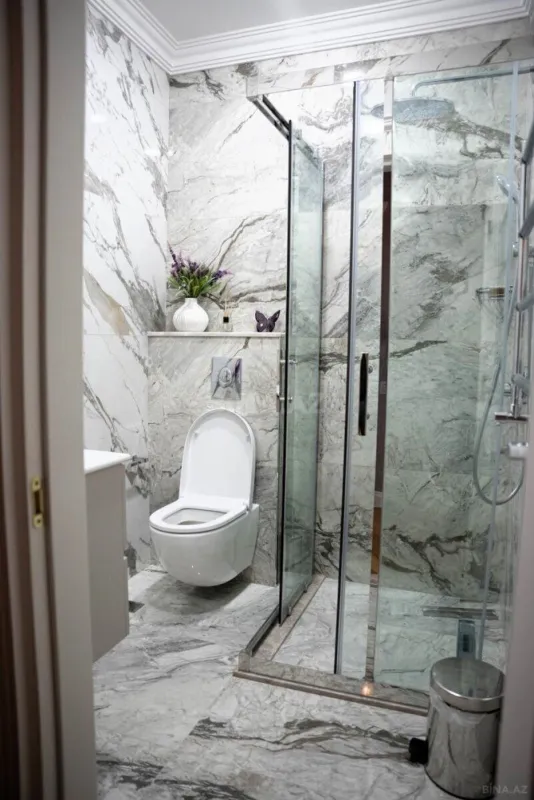 Satılır 5 otaqlı mənzil 225 m²