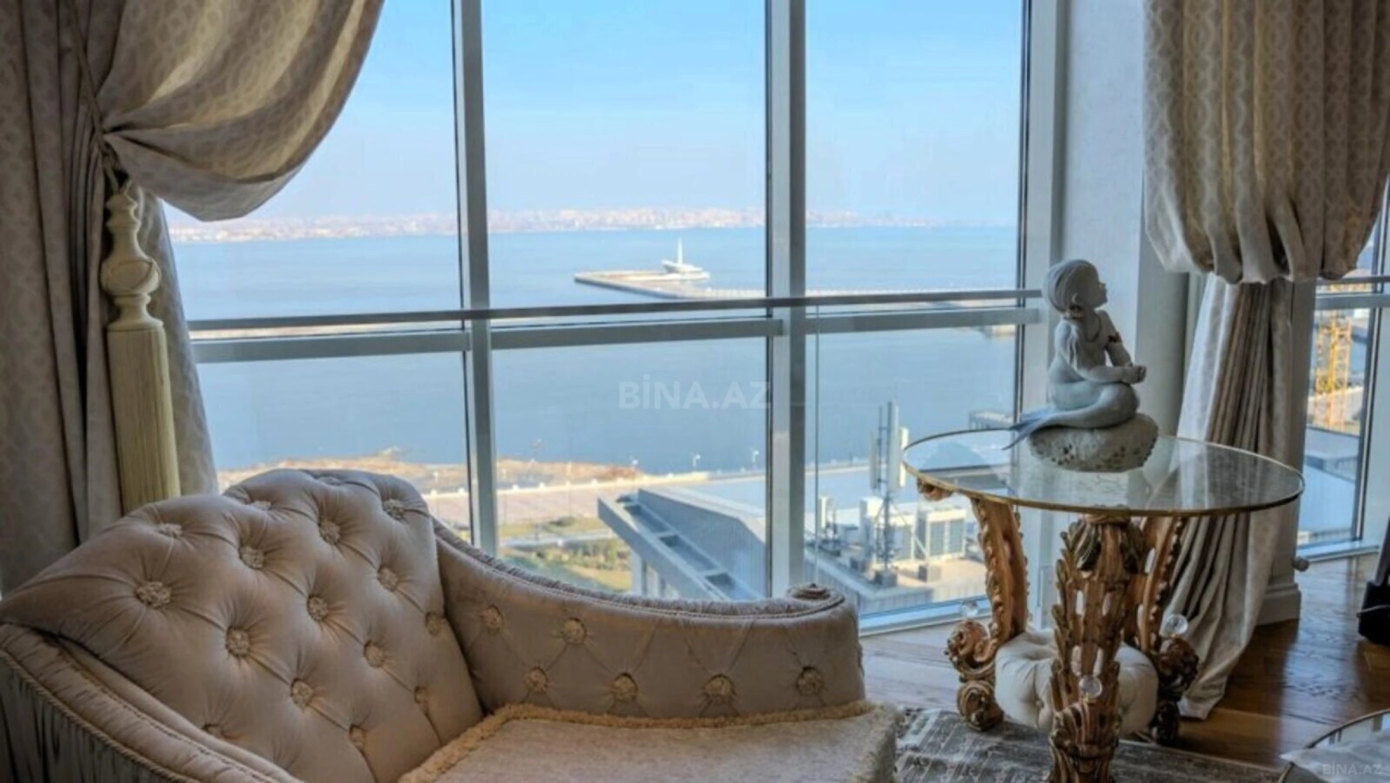 Satılır 5 otaqlı mənzil 225 m²