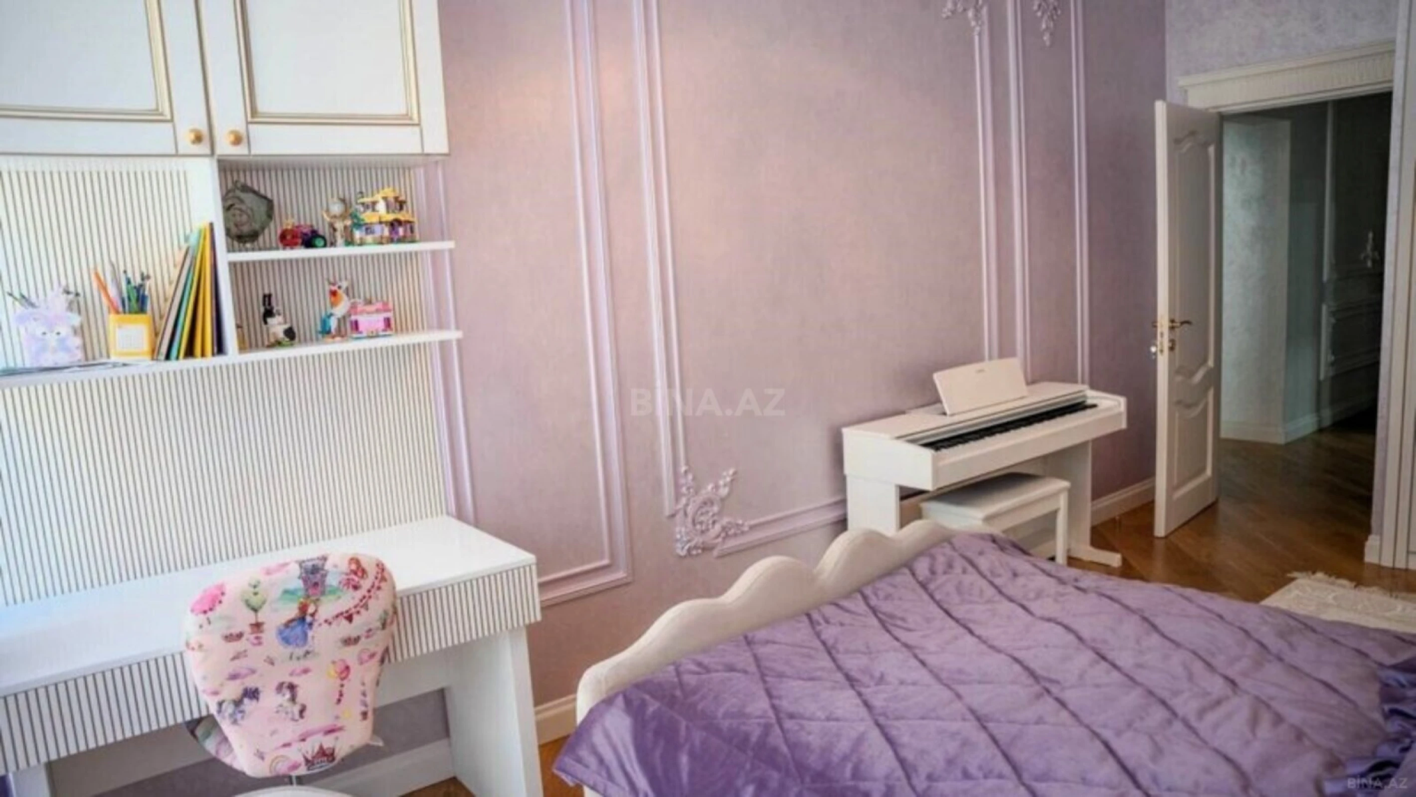 Satılır 5 otaqlı mənzil 225 m²