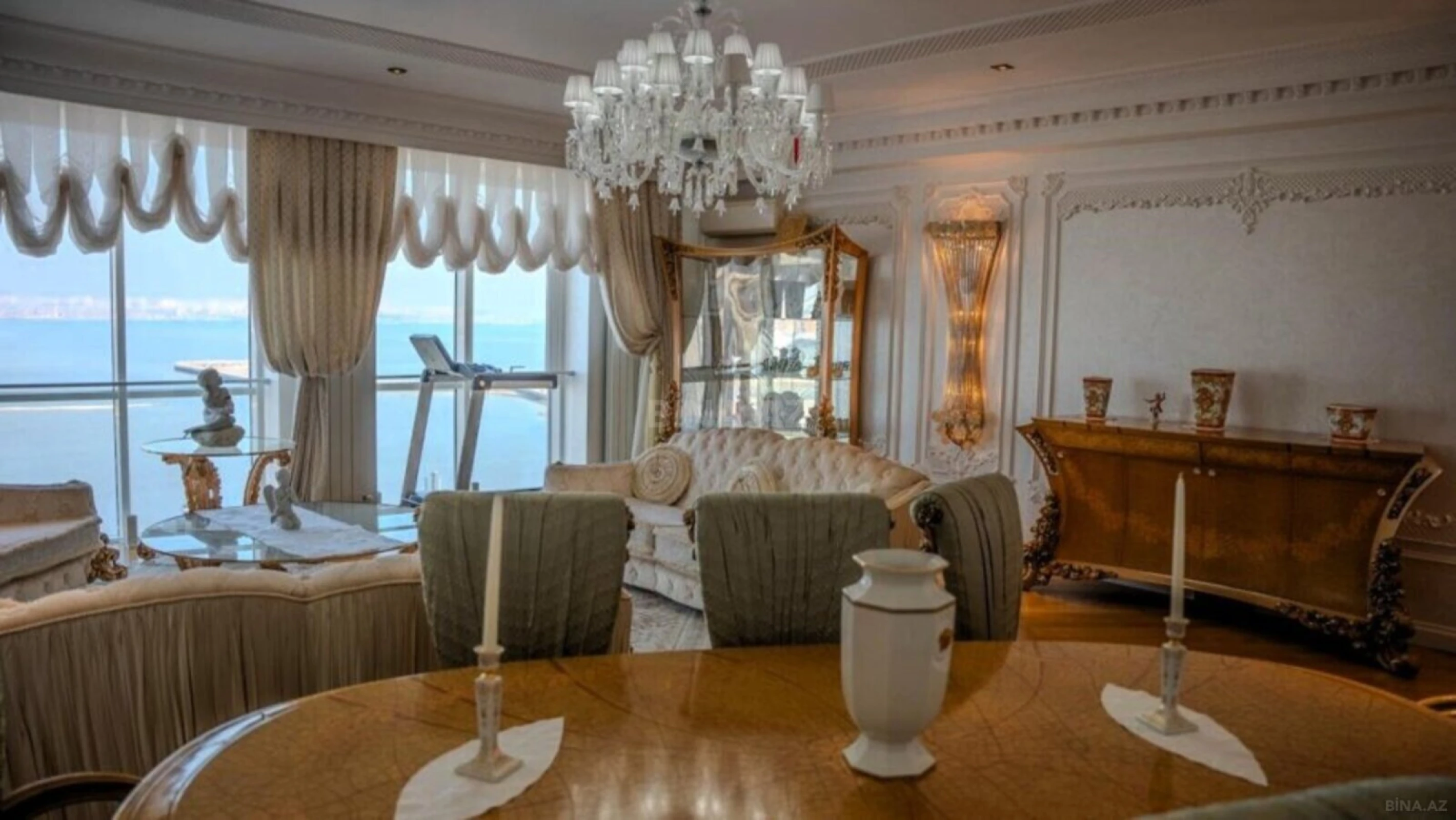 Satılır 5 otaqlı mənzil 225 m²