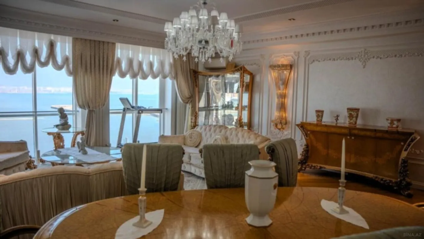 Satılır 5 otaqlı mənzil 225 m²