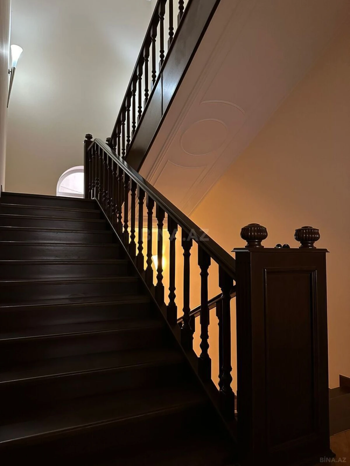 Satılır 15 otaqlı həyət evi 800 m²