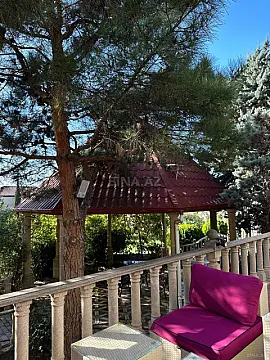 Satılır 15 otaqlı həyət evi 800 m²