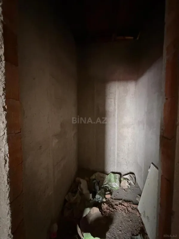 Satılır 4 otaqlı mənzil 110 m²