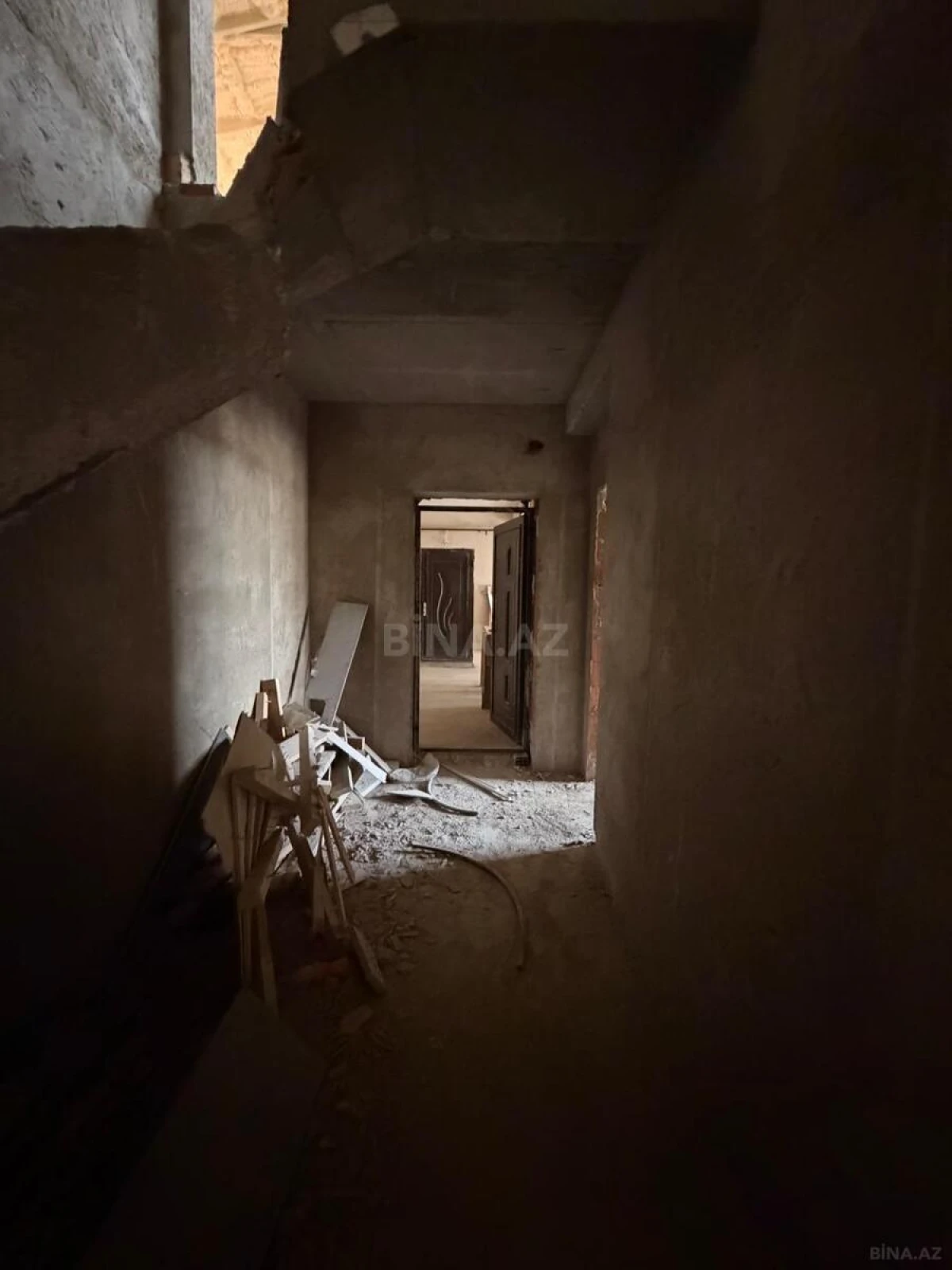 Satılır 4 otaqlı mənzil 110 m²