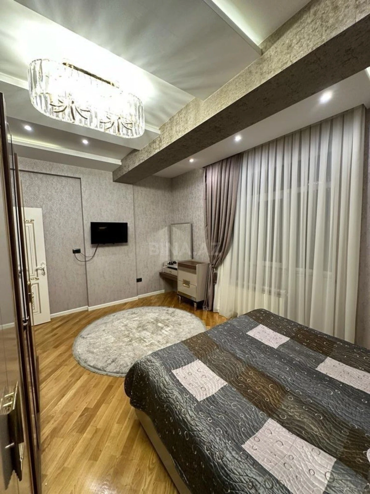 Satılır 3 otaqlı mənzil 125 m²
