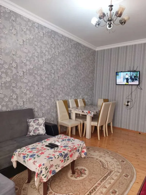 Kirayə verilir 2 otaqlı mənzil 70 m²