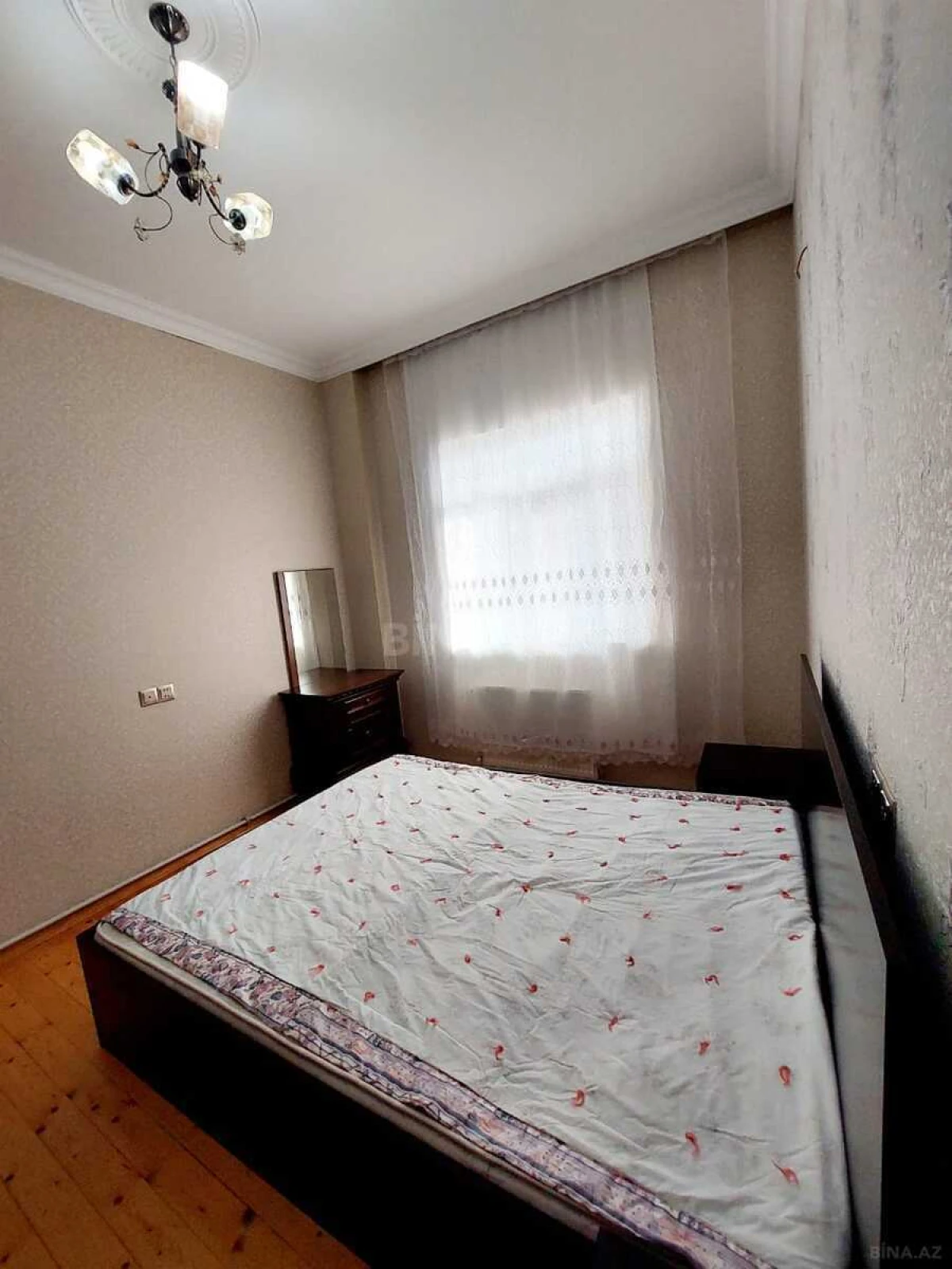 Kirayə verilir 2 otaqlı mənzil 70 m²
