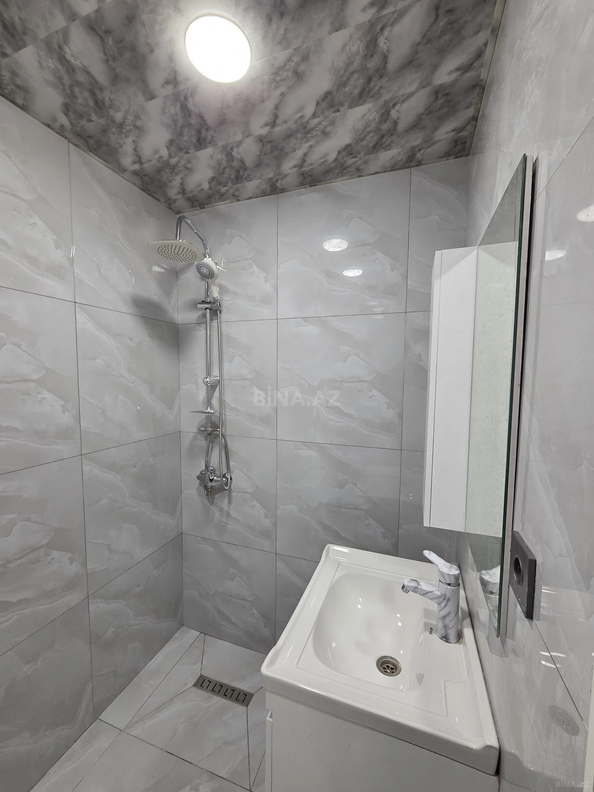 Satılır 2 otaqlı mənzil 43 m²