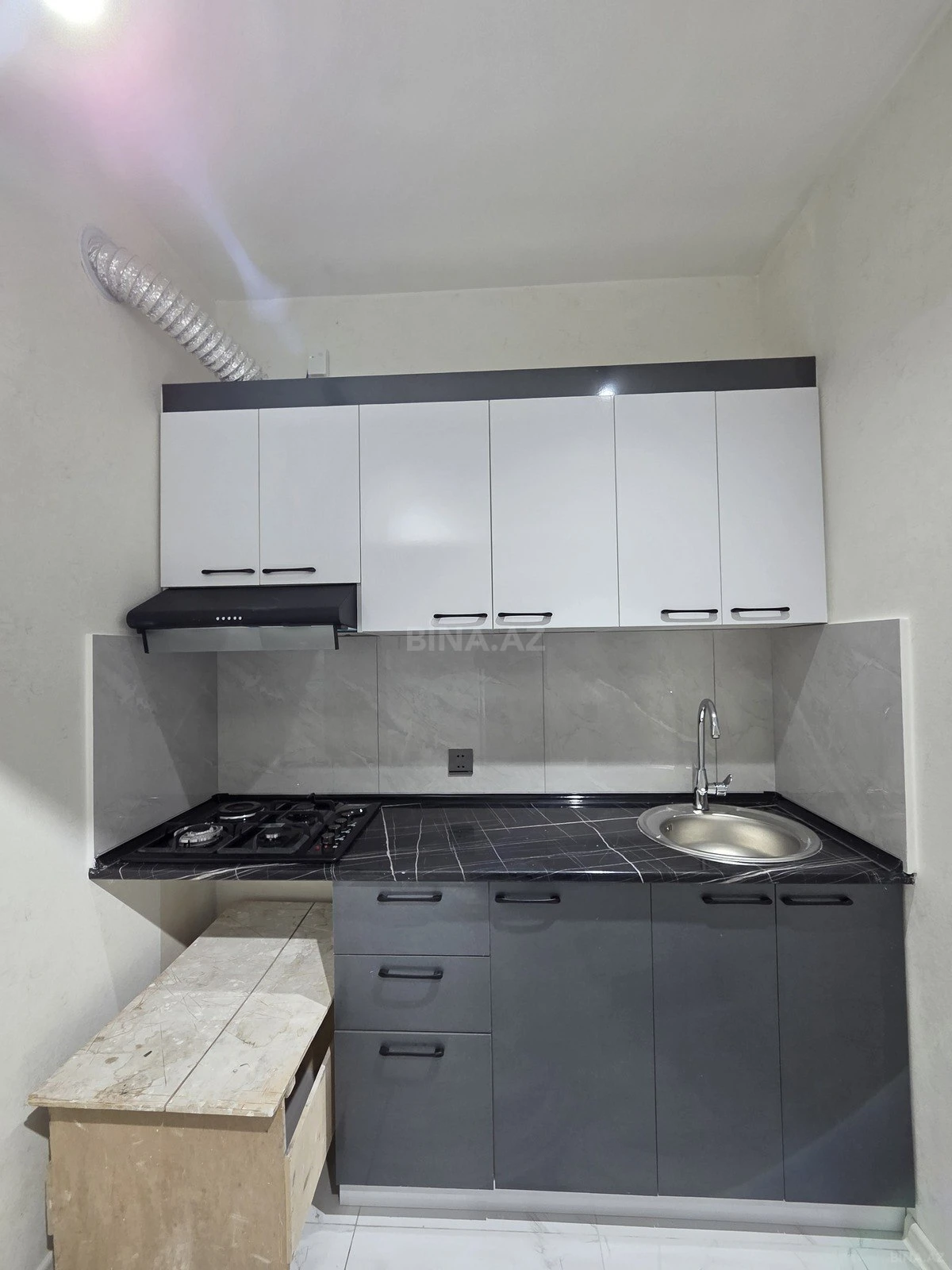 Satılır 2 otaqlı mənzil 43 m²