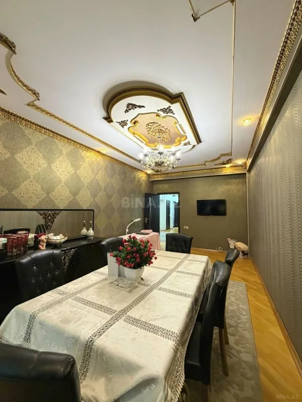 Satılır 4 otaqlı mənzil 140 m²