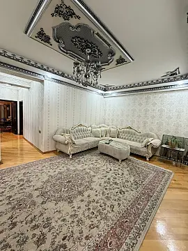 Satılır 4 otaqlı mənzil 140 m²