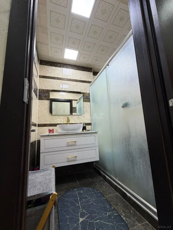 Satılır 4 otaqlı mənzil 140 m²