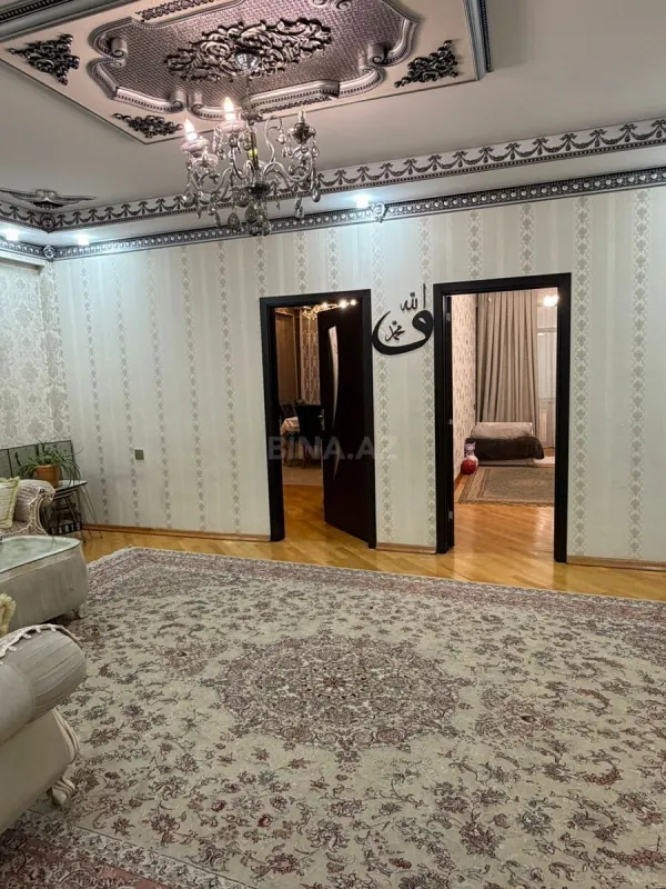 Satılır 4 otaqlı mənzil 140 m²