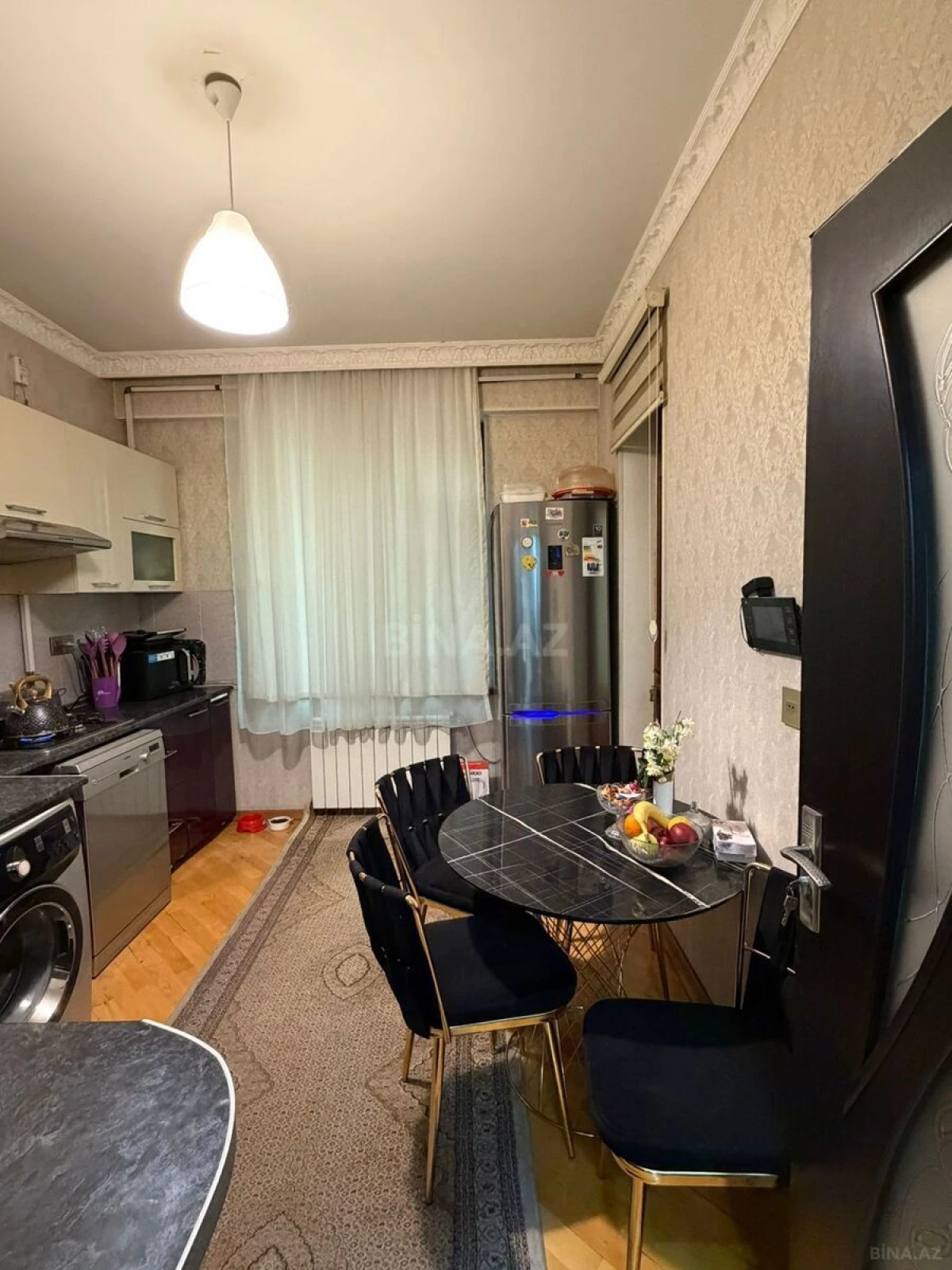Satılır 4 otaqlı mənzil 140 m²