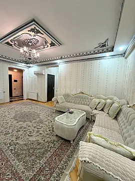 Satılır 4 otaqlı mənzil 140 m²
