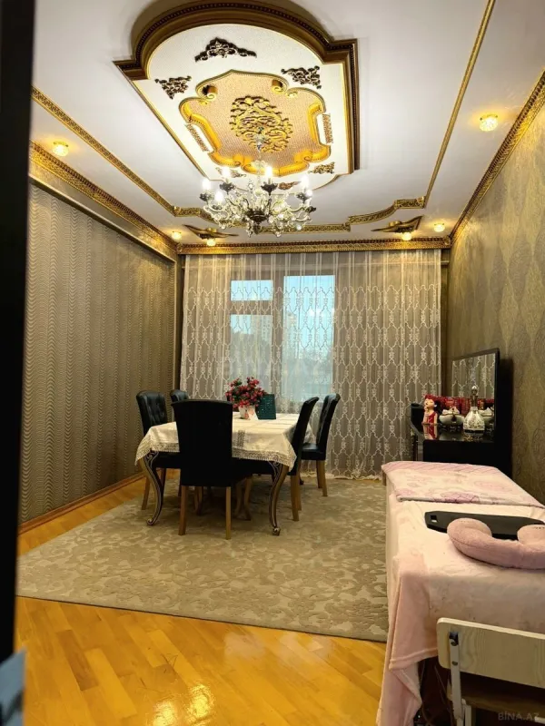Satılır 4 otaqlı mənzil 140 m²