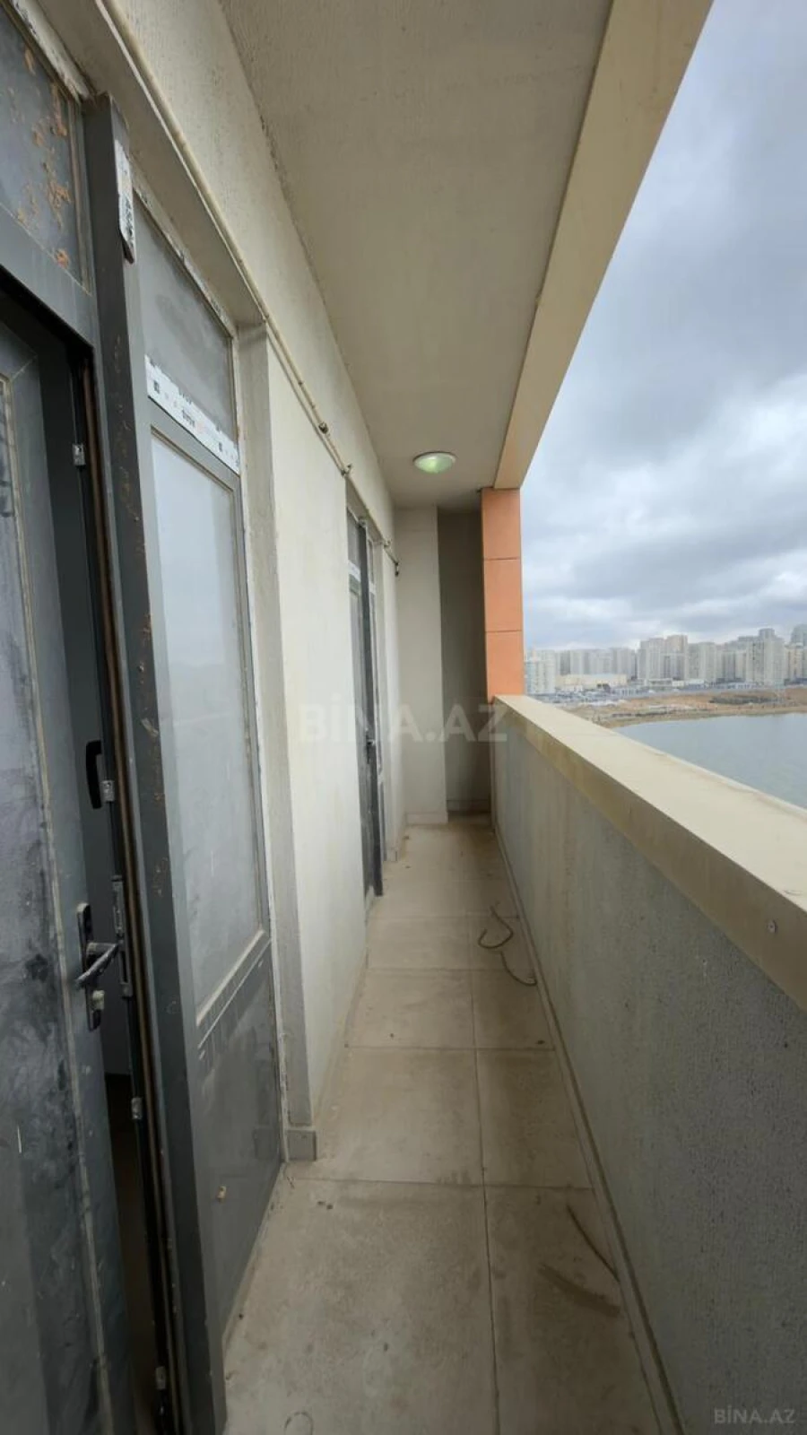 Satılır 3 otaqlı mənzil 71 m²