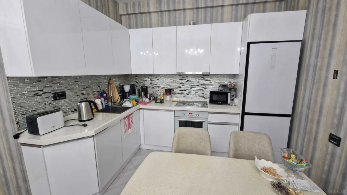 Satılır 2 otaqlı mənzil 75 m²