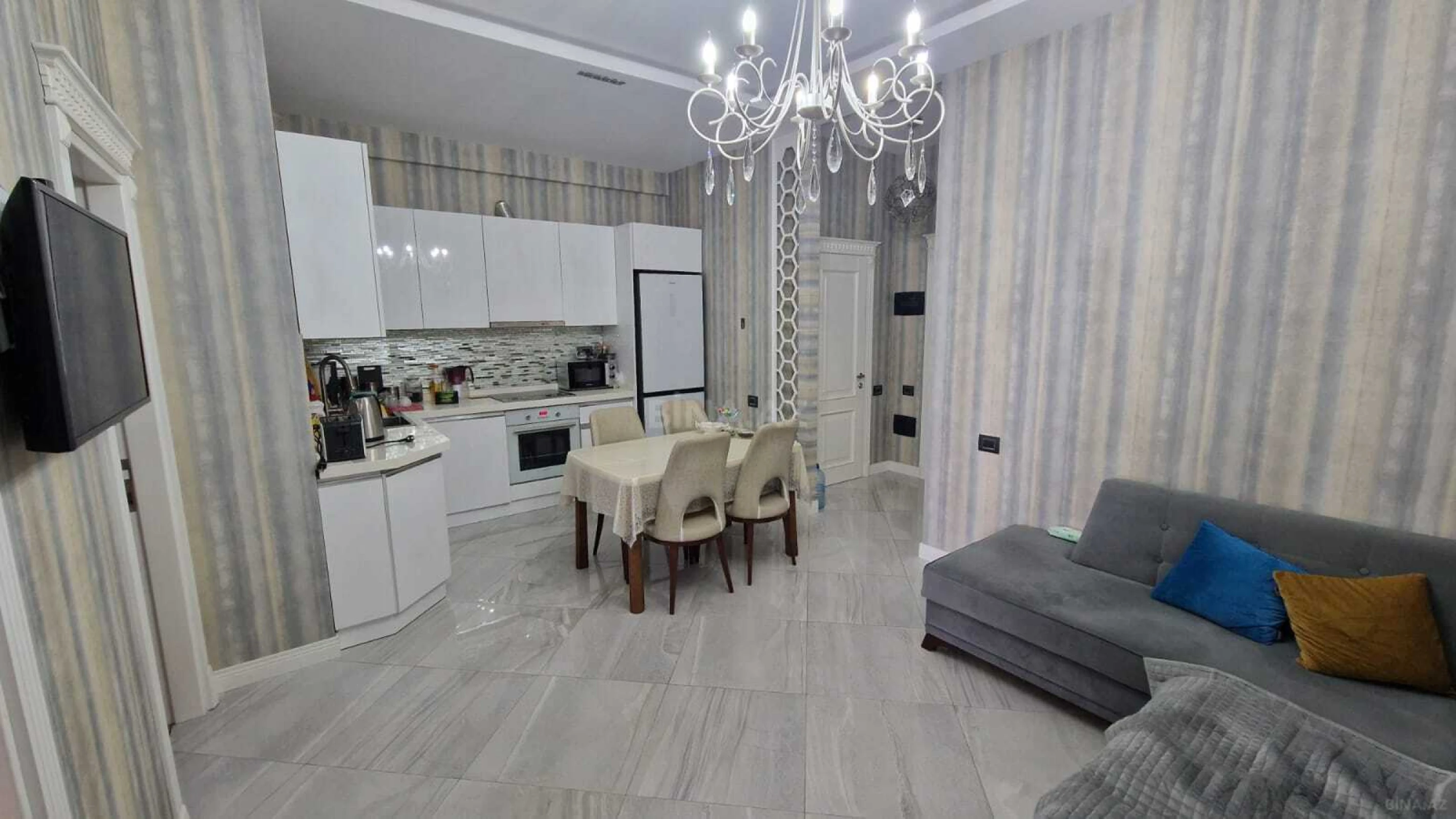 Satılır 2 otaqlı mənzil 75 m²