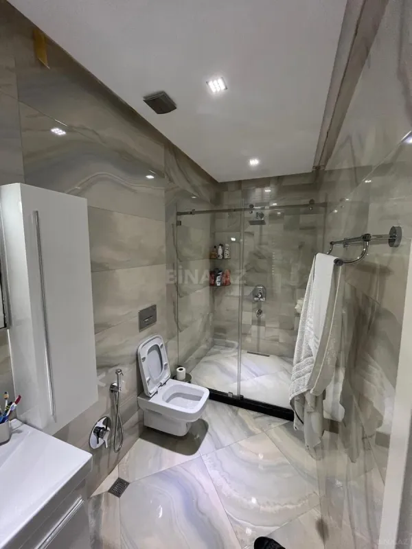 Satılır 2 otaqlı mənzil 75 m²