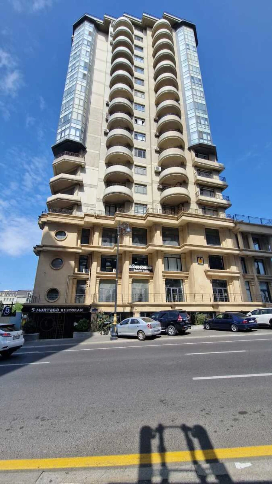 Satılır 2 otaqlı mənzil 75 m²