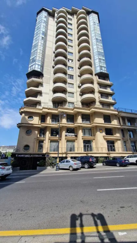 Satılır 2 otaqlı mənzil 75 m²