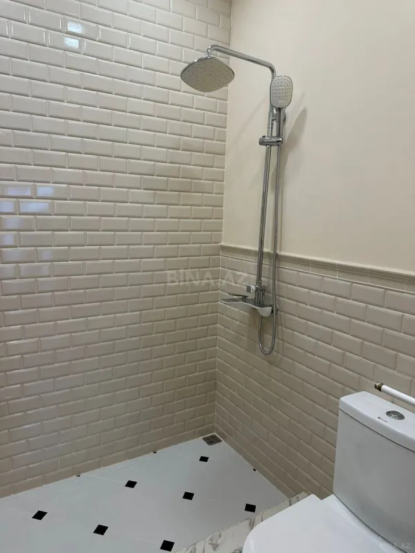 Satılır 4 otaqlı mənzil 190 m²